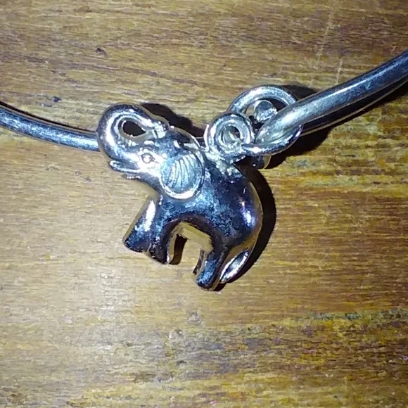 Job Lot of 18 Bracelets, Various Styles & Colours, Stretch, Bangle - Picture 3 of 15